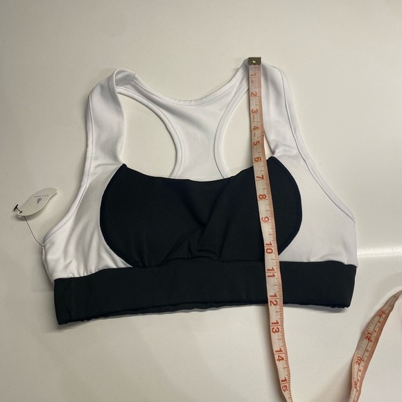 Black and white sports bra padded size small NWT - Picture 10 of 12